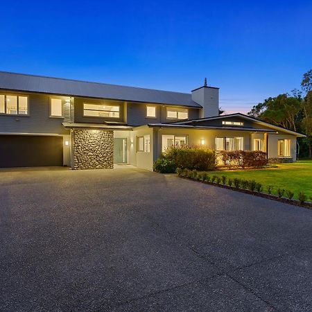 Anam Cara Gardens Luxury Villa Private Bedrooms And Ensuite Bathrooms Sleeps 9 Otaki Exterior photo