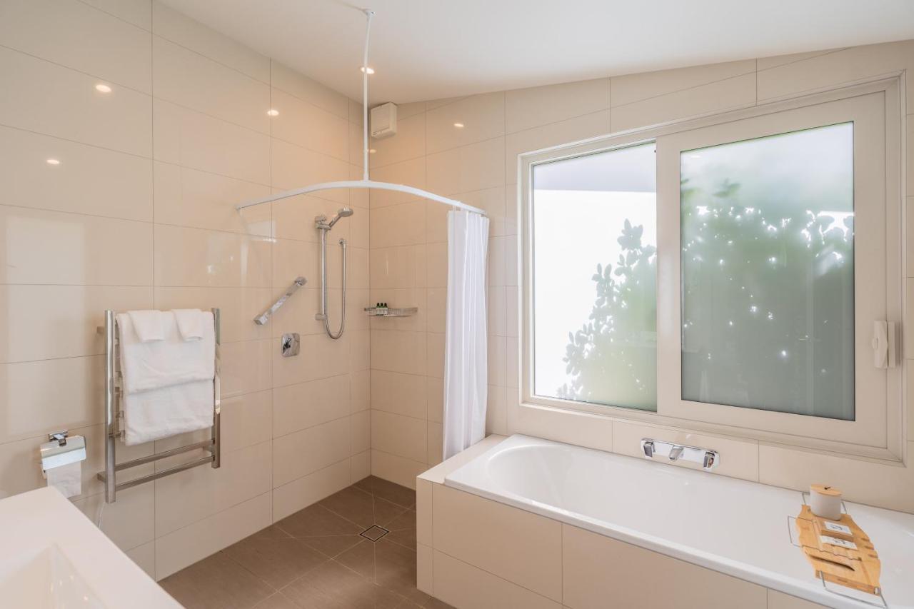Anam Cara Gardens Luxury Villa Private Bedrooms And Ensuite Bathrooms Sleeps 9 Otaki Exterior photo